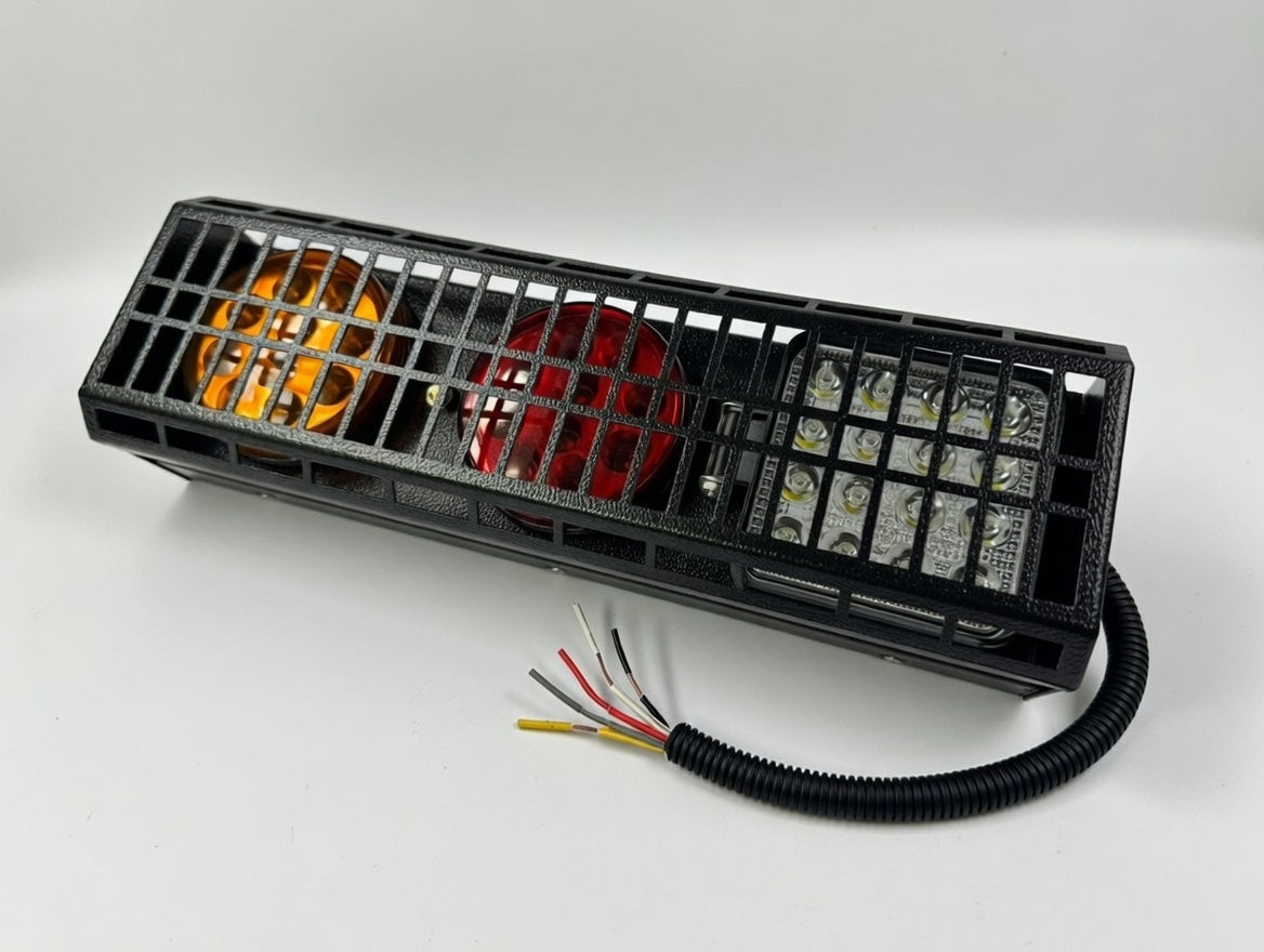 Sinalizador / Lanterna Traseira KC03G27 Powerlight com Grade de Proteção